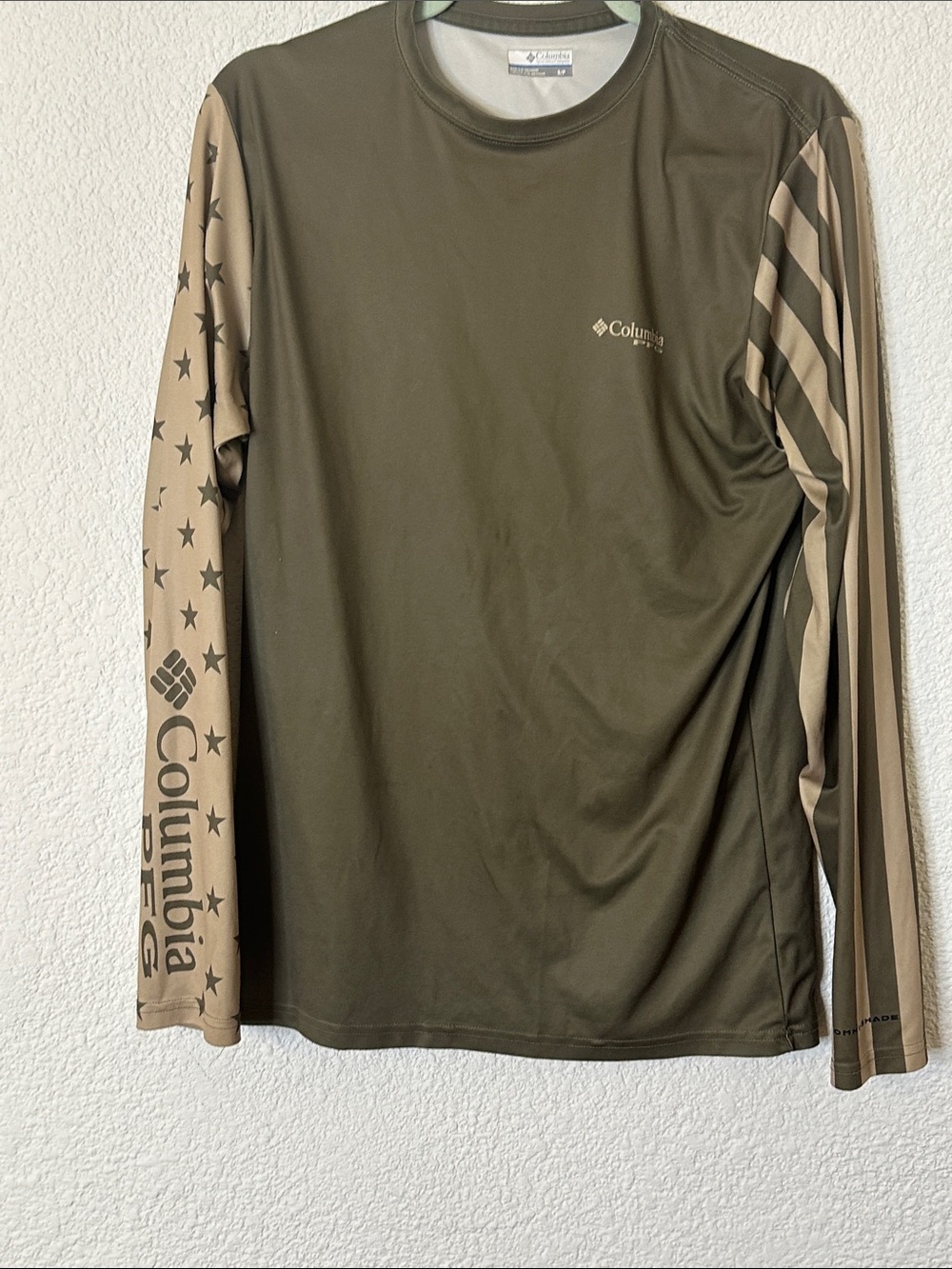 Columbia Men's Olive Green Long Sleeve Shirt with Tan Star & Stripe Sleeves